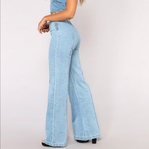 💕NWOT Fashion Nova High Waist Flare Jeans💕